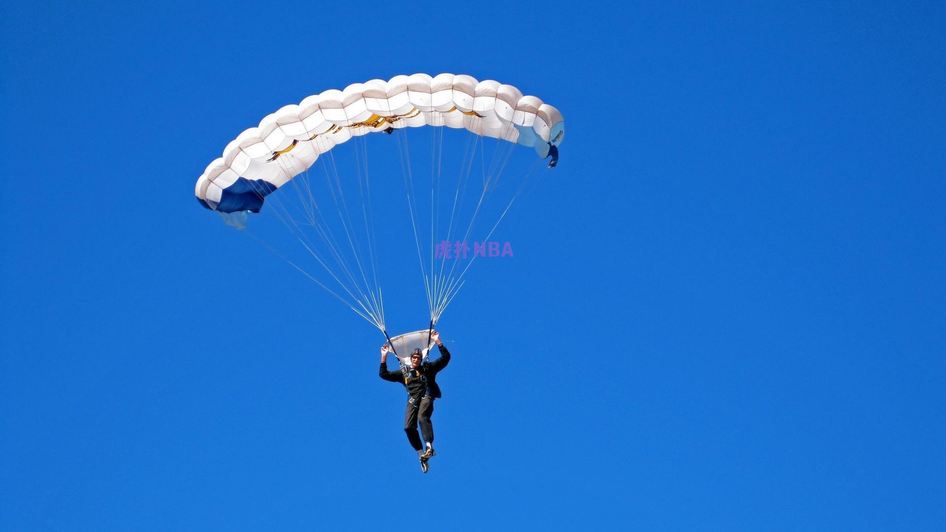 什琴斯尼救险难掩沉重心情，加西亚伤退阴影笼罩胜利夜