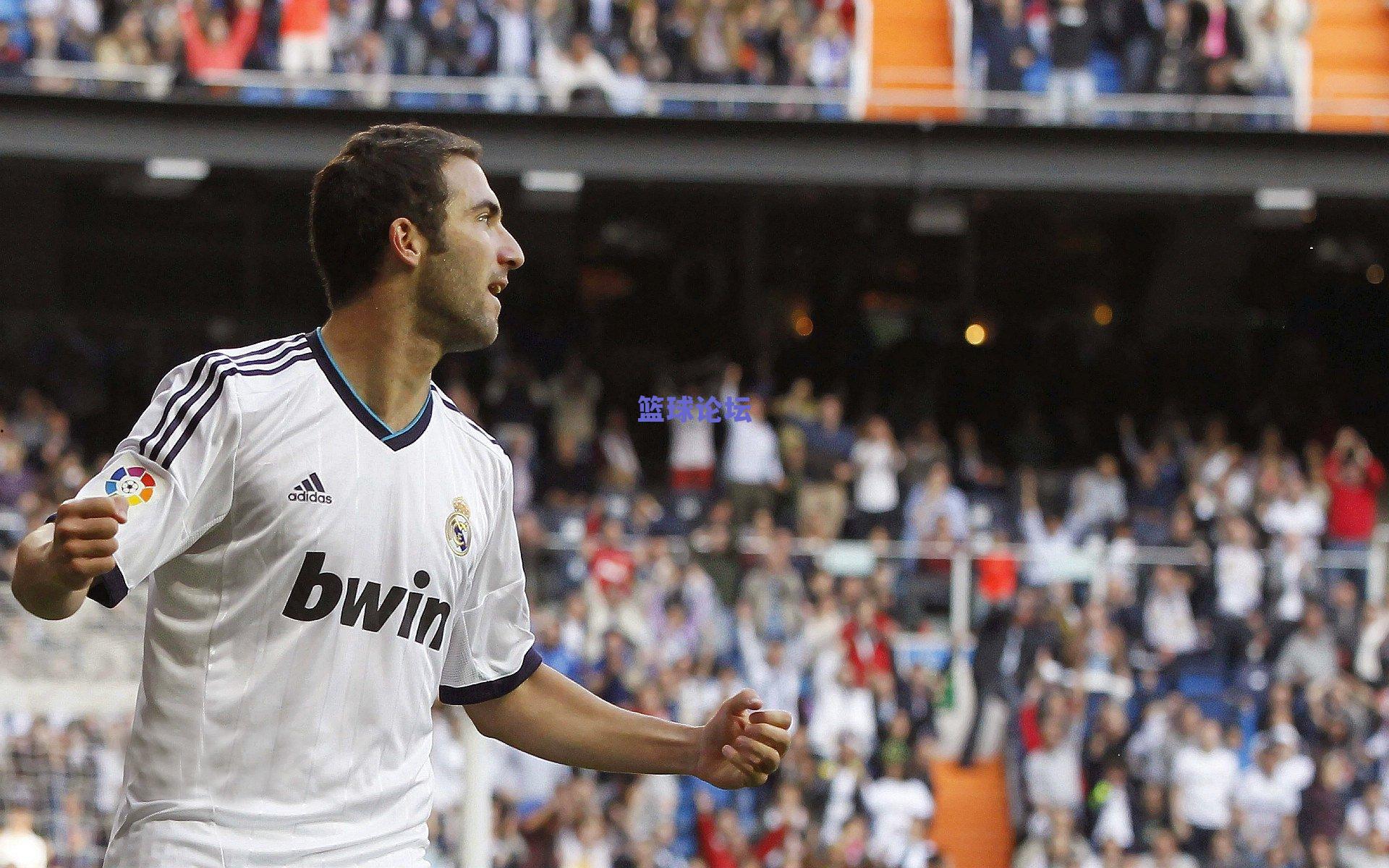 郑铮徐新赛季初染红引争议 媒体痛批，愚蠢行为！国脚不当示范